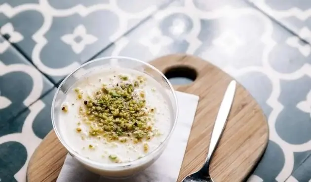 طرز تهیه ۴ مدل فرنی خوشمزه و مقوی برای افطار