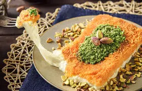 کنافه با شربت زعفران ؛ دسر ترکی برای دورهمی‌ها و عصرانه‌های خاص