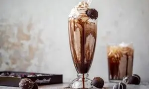 طرز تهیه میلک شیک تیرامیسو با لیدی فینگر