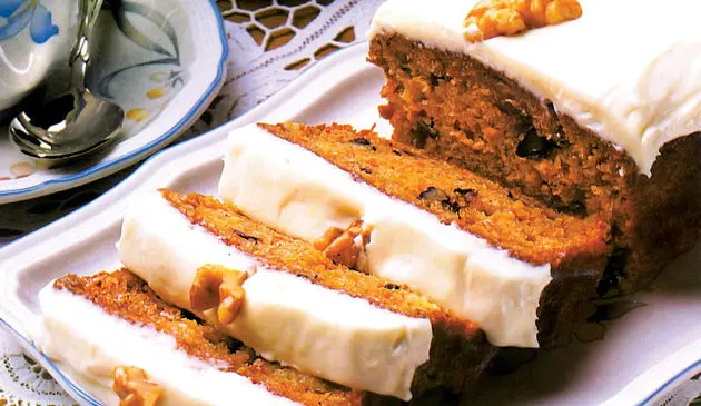 دستور پخت کیک هویج خانگی بدون فر + مواد لازم برای ۸ نفر