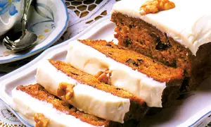 دستور پخت کیک هویج خانگی بدون فر + مواد لازم برای ۸ نفر