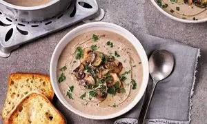 با این گیاه جادویی به مبارزه با سرطان بروید