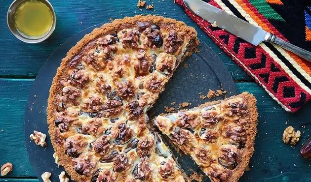 طرز تهیه تارت خرما و گردو برای ماه رمضان