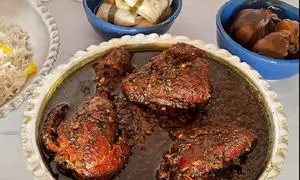 مرغ ترش یلدایی با سبزی های معطر شمال؛ مزه ای که از دل جنگل های گیلان می آید