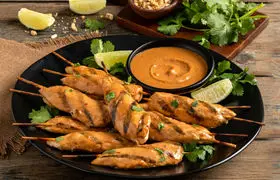 طرز تهیه کباب ساتای مرغ با سس مخصوص