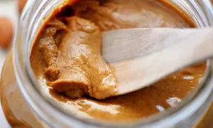 ارزش غذایی کره بادام درختی: آیا این محصول واقعاً سالم است؟