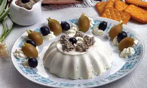 طرز تهیه ژله‌ای مقوی و خوشمزه برای یک پیش‌غذا یا عصرانه متفاوت