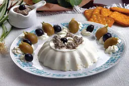 طرز تهیه ژله‌ای مقوی و خوشمزه برای یک پیش‌غذا یا عصرانه متفاوت