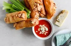 دستور پخت لقمه مکزیکی با مرغ و پنیر؛ خوشمزه‌ی تند و آتشین