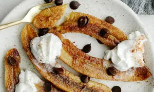 طرز تهیه دسر موز پخته‌شده با تنها سه ماده