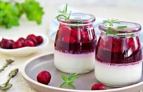 دستور تهیه پودینگ خوشمزه با سس آلبالو