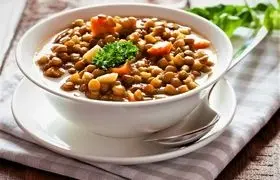 تهیه خوراک عدس و اسفناج با این روش ساده ؛ بمب آهن و انرژی!