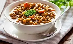 تهیه خوراک عدس و اسفناج با این روش ساده ؛ بمب آهن و انرژی!