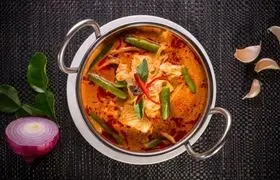طرز تهیه خوراک مرغ تایلندی برای ناهار و شام