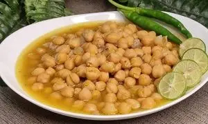 نخود آب خیابانی؛ گرمای ساده و نوستالژیک روزهای سرد