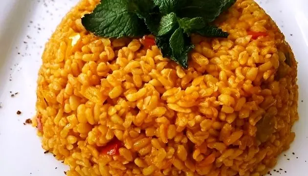 طرز تهیه پلو بلغور ؛‌ جایگزینی سالم برای برنج