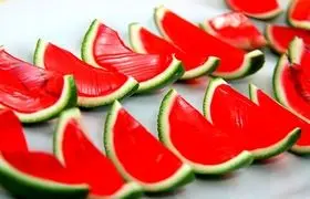 طرز تهیه انواع ژله هندوانه‌ای برای شب یلدا