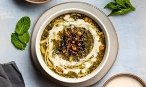 آش رشته؛ غذایی کامل برای سفره های زمستانی