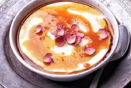 طرز تهیه فرنی اصفهانی؛ فرنی خوشمزه برای افطار