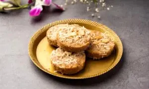 پخت شیرینی ملکه بادام بدون فر، با فرمول خیلی راحت