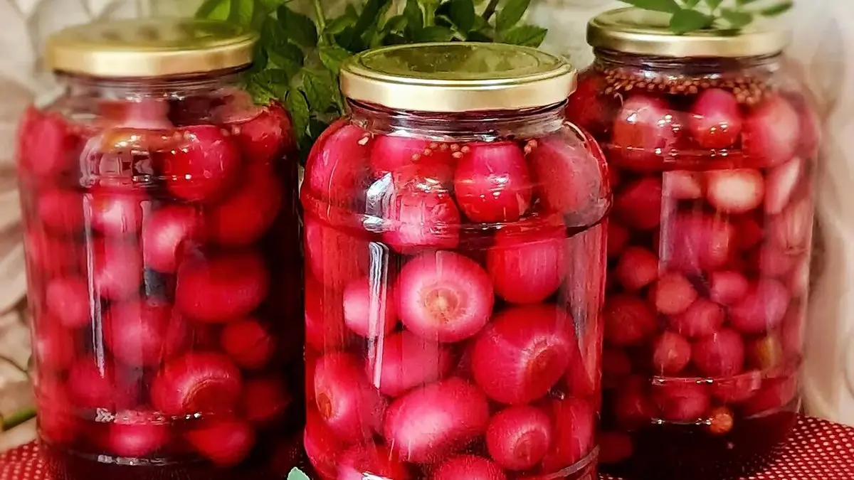 ترشی پیاز ؛ ترفند خوش رنگ شدن این خوشمزه زمستانی