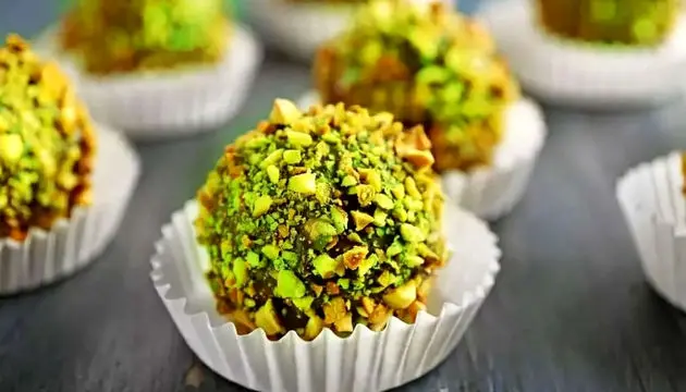 طرز تهیه شیرینی ملکه پسته