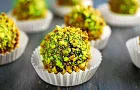 طرز تهیه شیرینی ملکه پسته