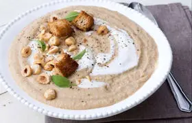  طرز تهیه سوپ فندق؛ سوپ مشهور راپونزل!