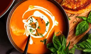 چطور سوپ گوجه فرنگی درست کنیم؟