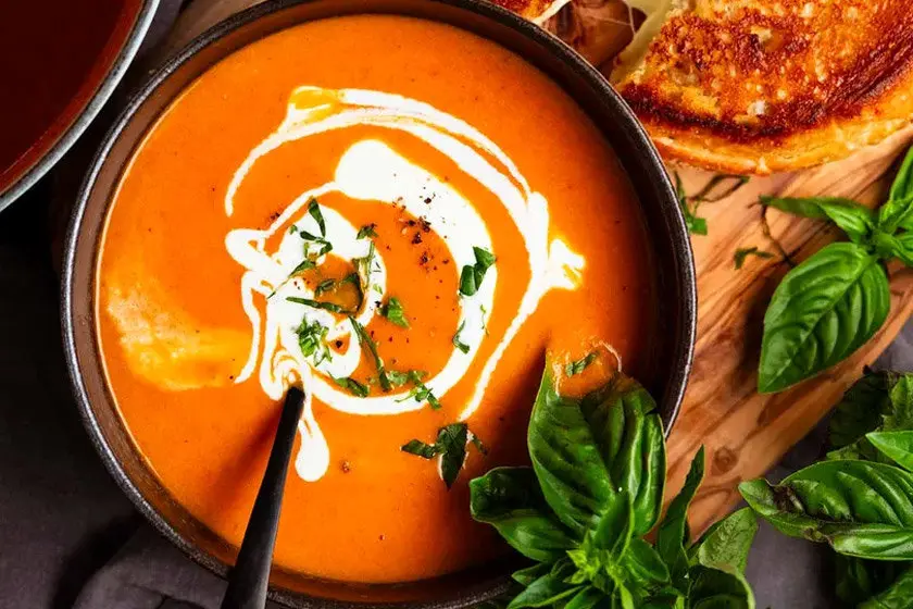 چطور سوپ گوجه فرنگی درست کنیم؟