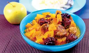 یک خورش ضدحساسیت سنتی اصفهانی با  سیب