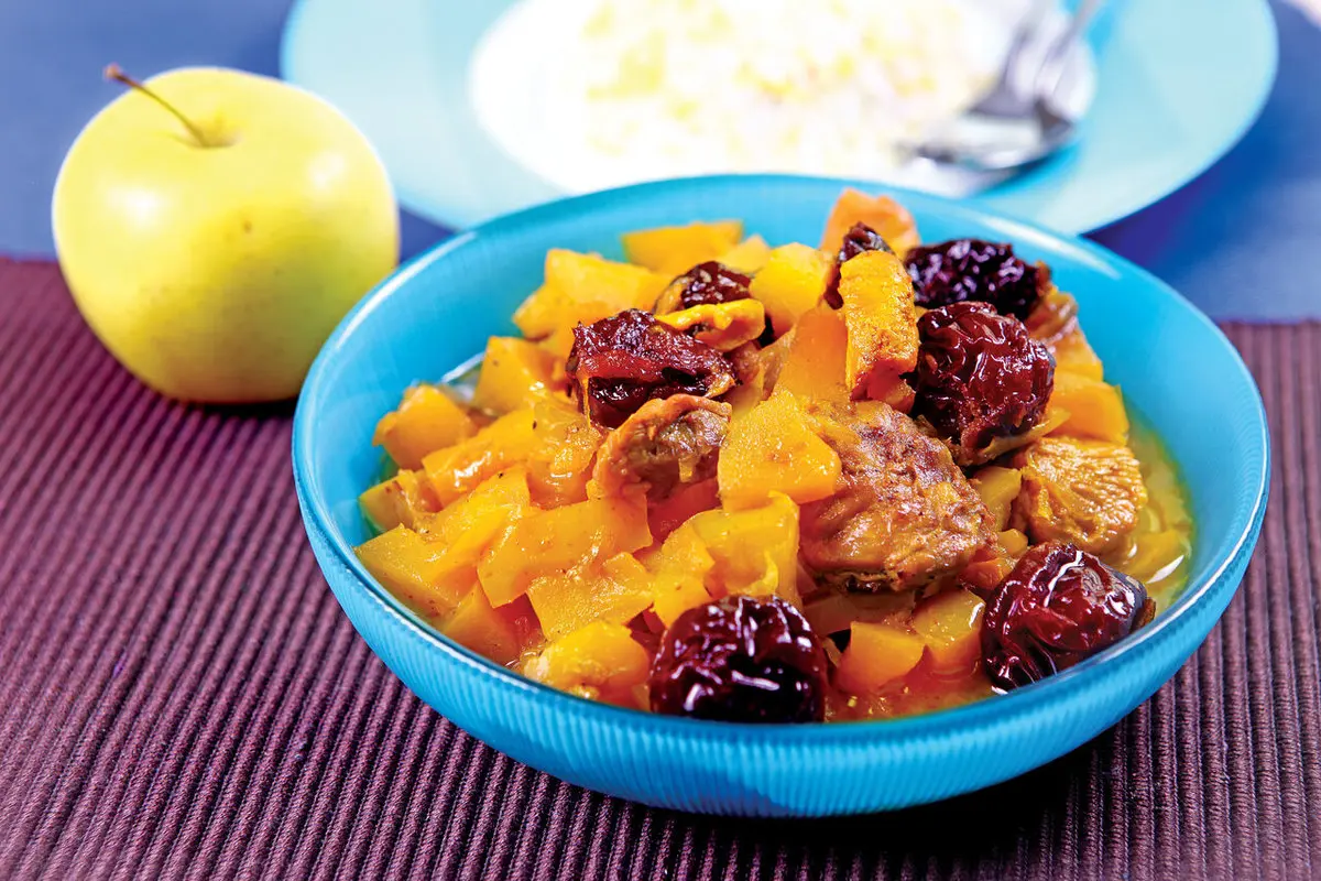 یک خورش ضدحساسیت سنتی اصفهانی با  سیب