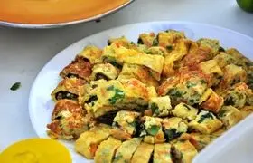 رولت تخم مرغ با سبزی: یک انتخاب خوشمزه و سالم