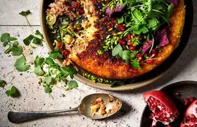 طرز تهیه ته‌چین مرغ و انار برای مهمانی شب یلدا