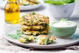 پنکیک سبزیجات؛ یک میان وعده فوری و مقوی برای کودکان