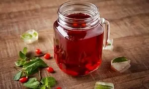 فواید شگفت‌انگیز آب زرشک برای کبد و قلب