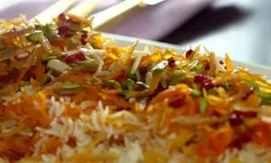 طرز تهیه شیرین پلو با مرغ؛ طعمی که زیر دندان می‌ماند