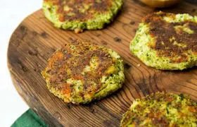  طرز تهیه کوکو کلم؛ کوکو سالم و مقوی با طعم بی‌نظیر
