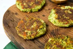  طرز تهیه کوکو کلم؛ کوکو سالم و مقوی با طعم بی‌نظیر