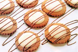 روش تهیه یک بیسکوئیت متفاوت برای کسانی که از طعم بیسکوئیت‌های سوپر مارکت خسته شده‌اند