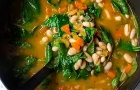 سوپ سبزیجات با لوبیاسفید ؛ پیش خوراک خوشمزه و کاملا گیاهی