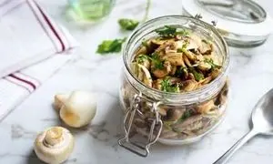طرز تهیه ترشی قارچ به روشی ساده