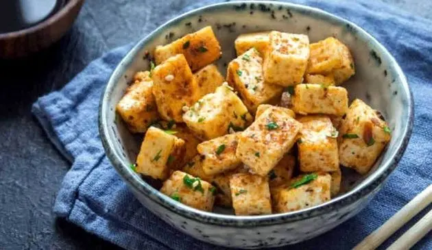 «توفو» پنیری که می‌تواند جای گوشت و مرغ را برای گیاه‌خواران بگیرد