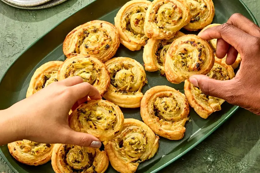 رولت اسفناج و آرتیشو، ساده‌ترین پیش‌غذایی که می‌توانید تهیه کنید