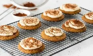 کوکی تیرامیسو؛ ترکیب دو طعم شگفت‌انگیز برای یک دسر خوشمزه