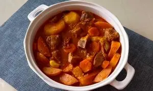 تاس کباب کلاسیک با عطر و طعمی بی نظیر برای سفره سحر + روش تهیه