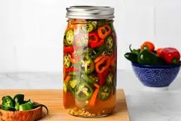 طرز تهیه 5 نوع ترشی فلفل خانگی