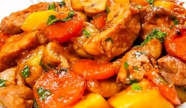 طرز تهیه خوراک بادمجان و مرغ ویژه افطار 