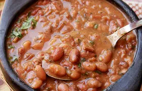 طرز تهیه خوراک لوبیا چیتی با قارچ و سیب زمینی