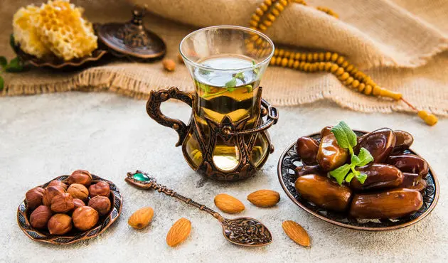 افطاری چی بخوریم بهتر است؟ ؛ بهترین نوشیدنی و خوراکی‌ها برای شروع افطار